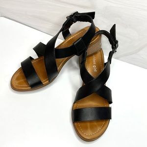 STEVE MADDEN— Talum Sandals